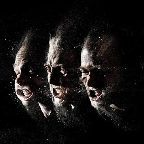 Noisia - Split The Atom (Special Deluxe Edition) [Import]