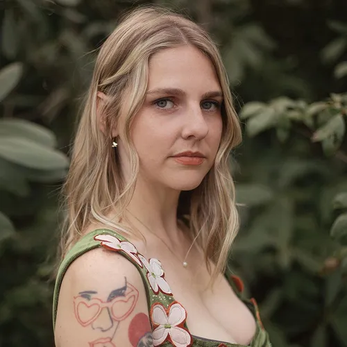 Dori Freeman - Ten Thousand Roses vinyl record cover