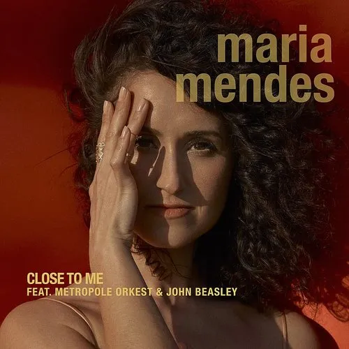 Maria Mendes - Close To Me vinyl record cover